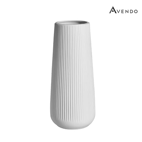 AVENDO Weiße Keramik Vase – Moderne Designvase in edlem Mattweiß und zeitlosem matt-rauem Finish, geriffelte Vase für Wohnzimmer Deko, Blumenvase 20cm, Deko Aesthetic (konisch) – Bild 3